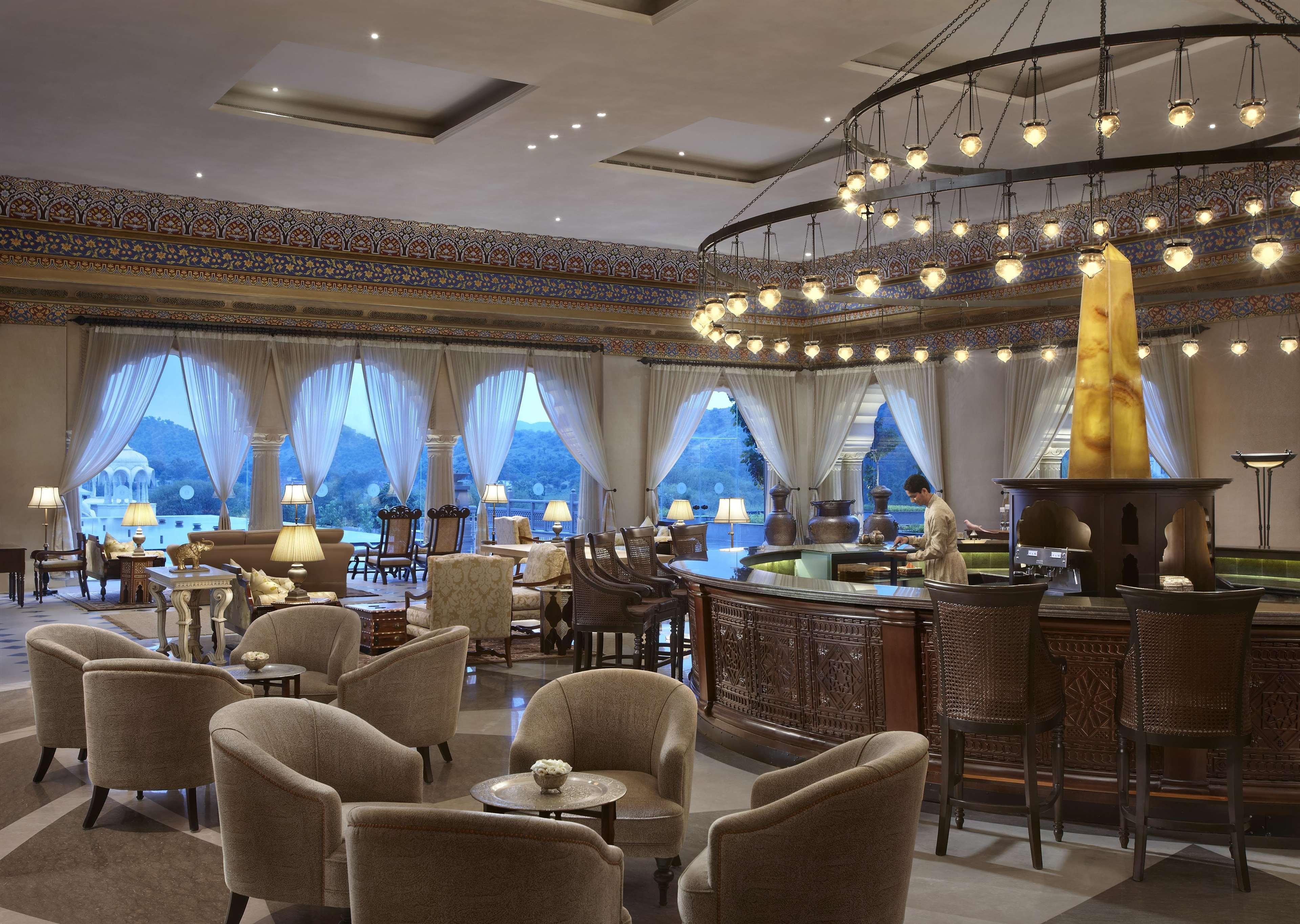 Hotel Fairmont Divisione di Jaipur Ristorante foto The Bar