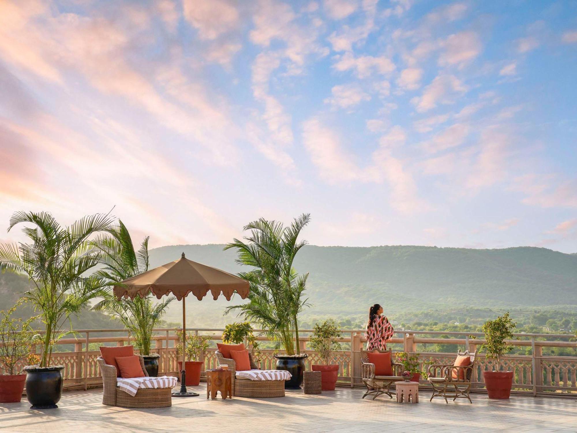 Hotel Fairmont Divisione di Jaipur Esterno foto The Oberoi Udaivilas Palace